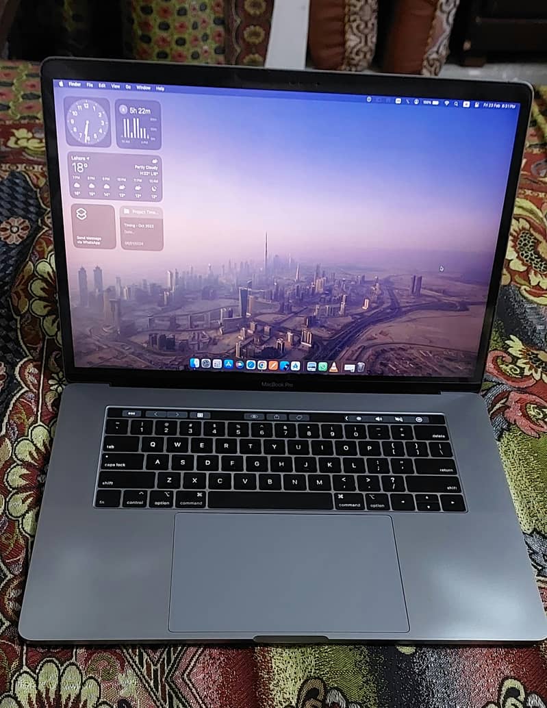 MacBook Pro 2019 TouchBar Core i9 with Box 0