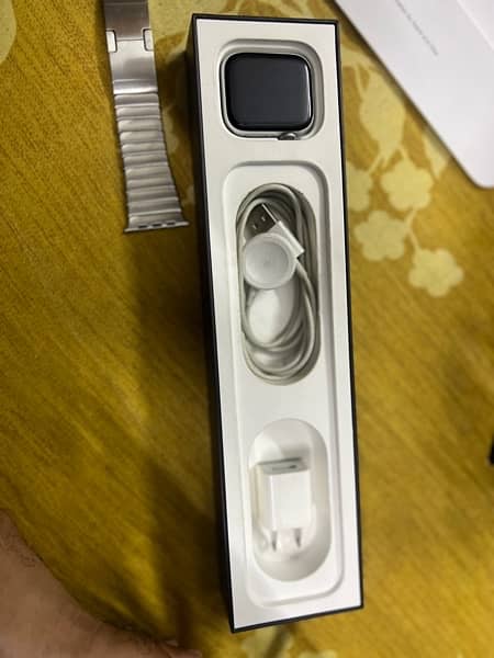 Apple Watch Series 5 44mm Nike Edition 12
