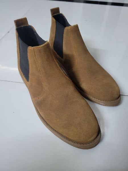 suede Chelsea boots 0