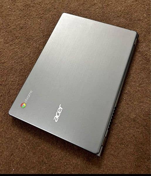 Acer 4gb 128gb chromebook c740 with charger 1
