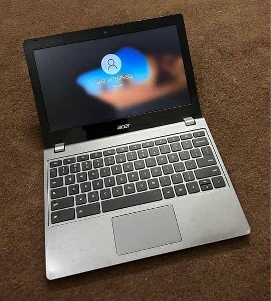 Acer 4gb 128gb chromebook c740 with charger 2