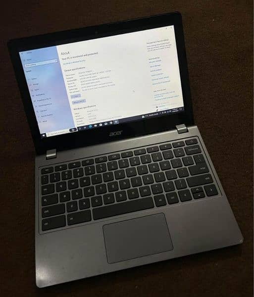 Acer 4gb 128gb chromebook c740 with charger 3