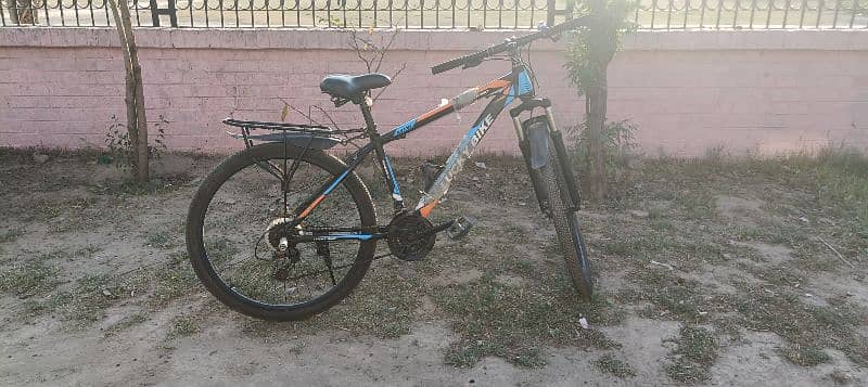 Bicycle Gears Bike Road Bike For Tean Agers and Adults Like New 2