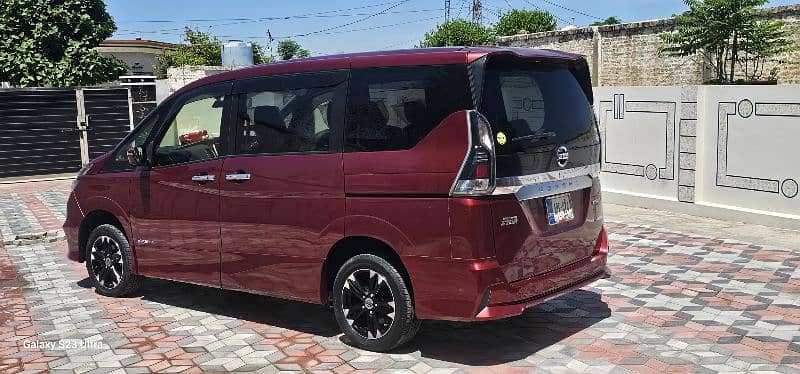 Nissan Serena E Power 18