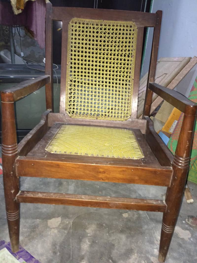 High Quality Wooden Chairs for sale at reasonable price 1