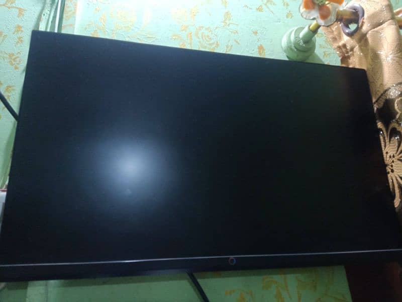 Gaming PC with branded gaming LCD 2