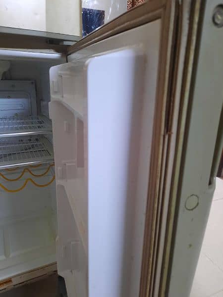 Dawlance refrigerator for urgent sale 5
