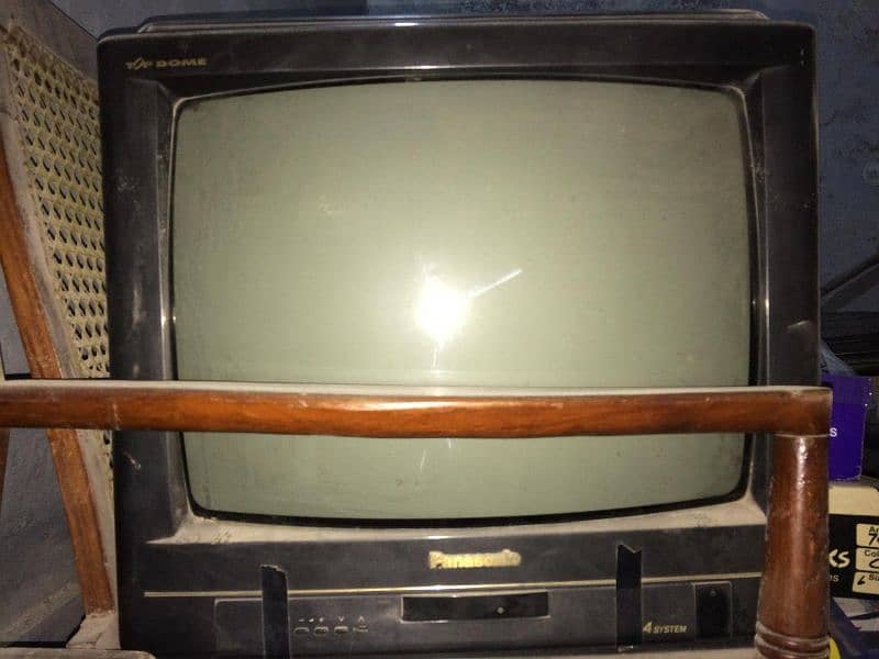 Panasonic Television 21" Fully functional for Cable Channels 5