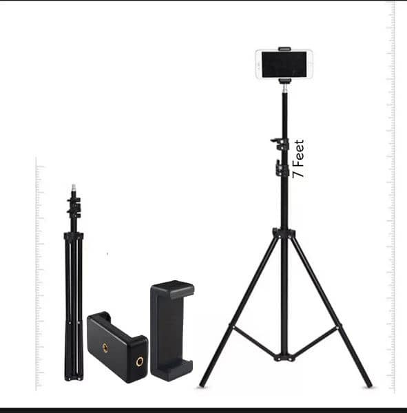 7 ft Tripod with accessories 0