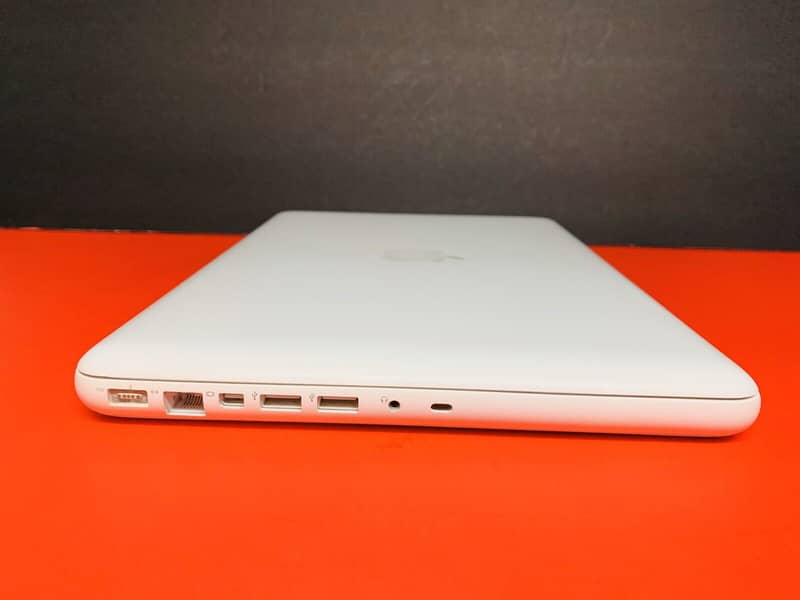Apple Macbook 13 A1342 White Unibody 2.26GHz 250GB 5GB High Seirra 7