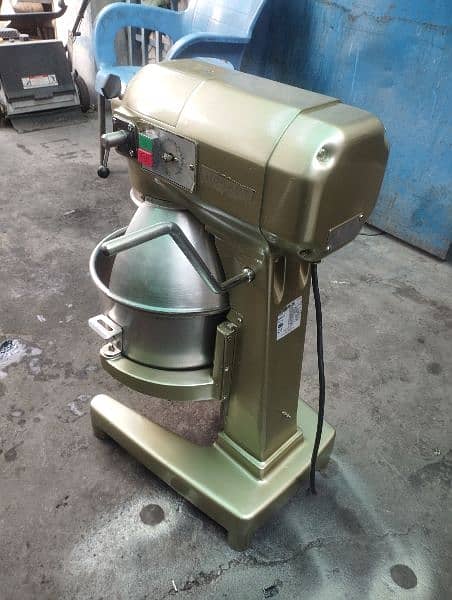 5 kg capacity dough machine HOBART USA 220 voltage original condition 10