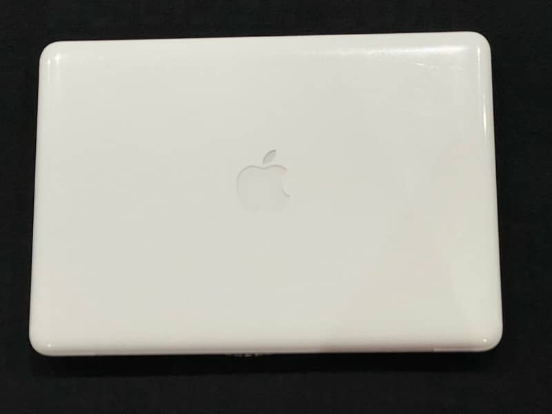 APPLE MACBOOK A1342 13” 250GB HDD, 4GB RAM, WHITE With Office 2011 3