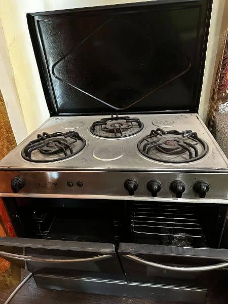 Cooking range with 3 stoves, Good condition 1