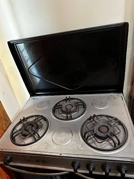 Cooking range with 3 stoves, Good condition 2