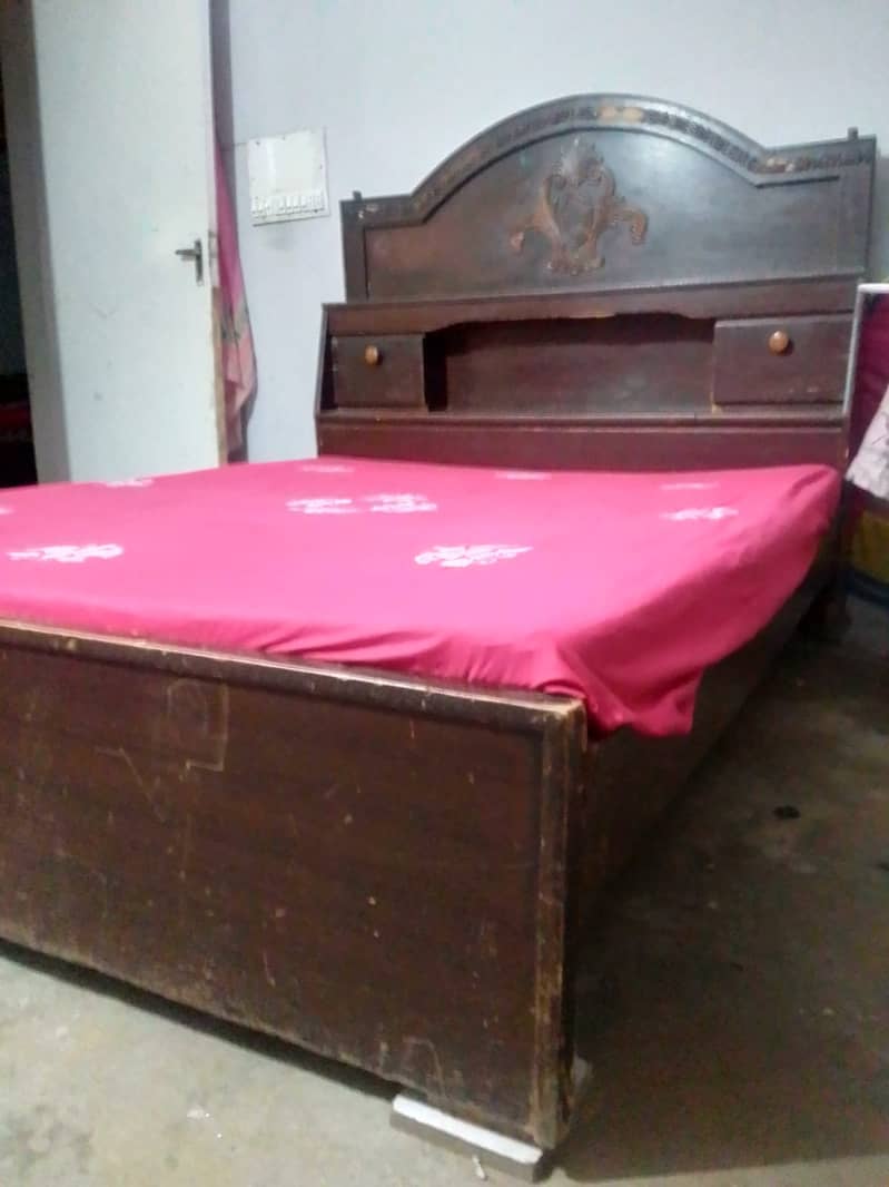 Wodden bed for sale 1