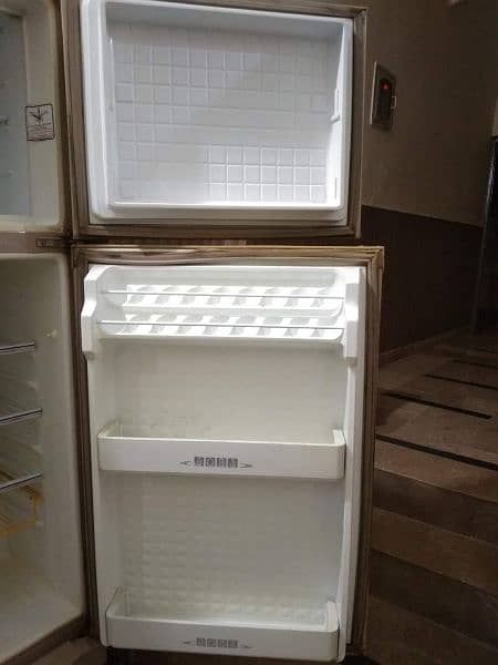 Double door refrigerator in 100% working condition 1