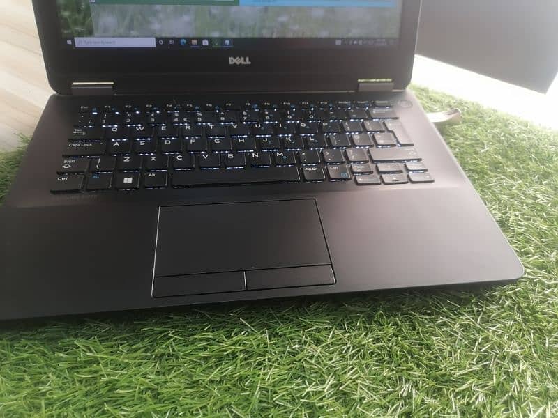 Dell 7270 i7 6th gen with Ddr4 RAM 0