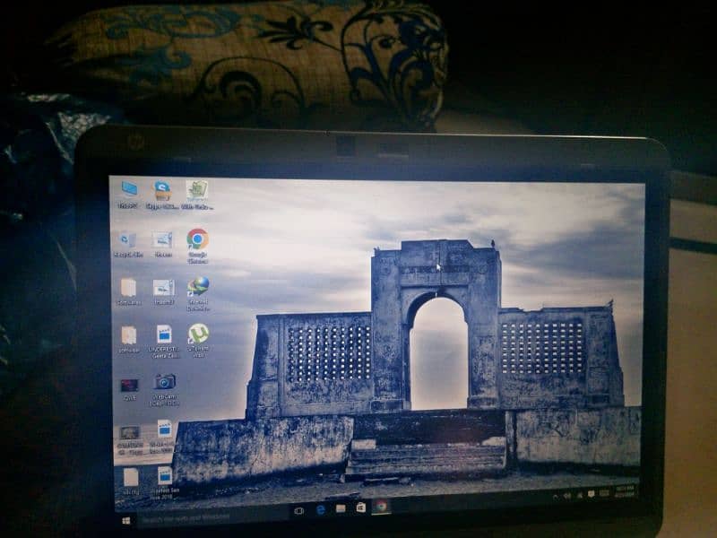 hp eliteBook 2760p touch screen Laptop 0