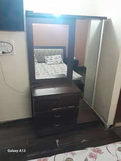 selling my dressing table 0