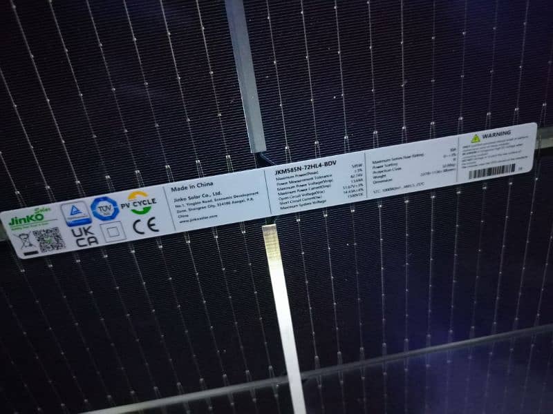 Jinko 585watt bifacial n type solar panel 3