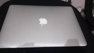 MacBook Air 13-inch 0