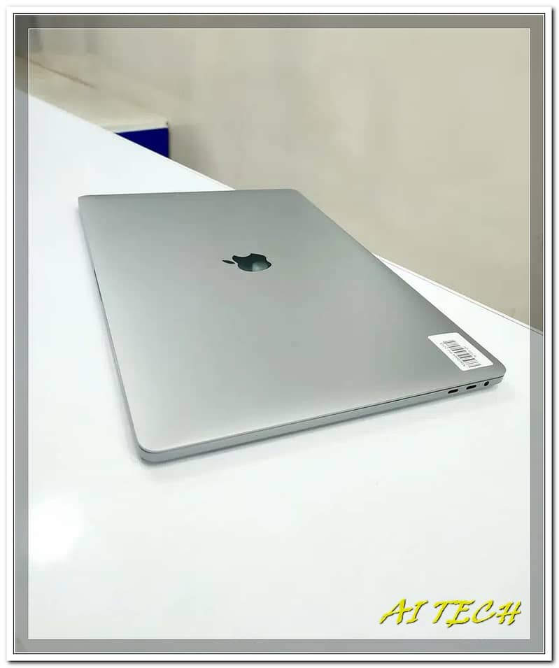MacBook Pro 2019 Ci9 9th Gen 32GB RAM 500GB SSD 08GB AMD Radeon 5500M 10