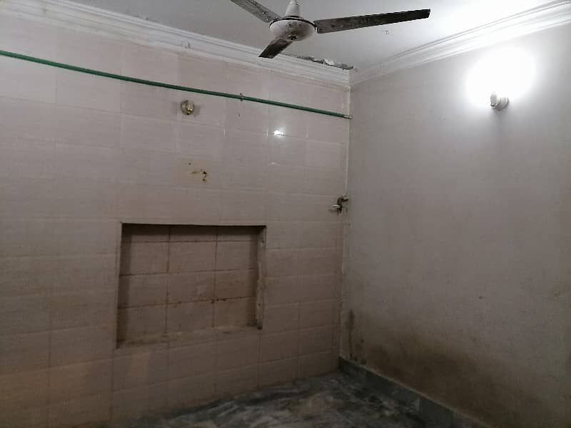 Prime Location 100 Square Feet Room For Rent In Sunehri Masjid Road Sunehri Masjid Road 5