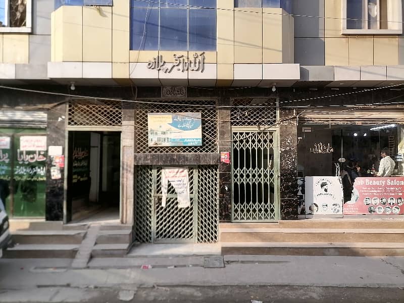 Prime Location 100 Square Feet Room For Rent In Sunehri Masjid Road Sunehri Masjid Road 11