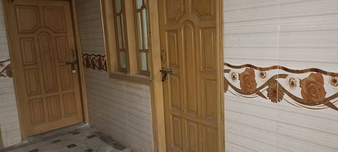 120 Square Feet Room In Sunehri Masjid Road Of Sunehri Masjid Road Is Available For rent 1
