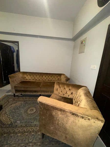 3 seater and 1 seater sofa available in good condition 1