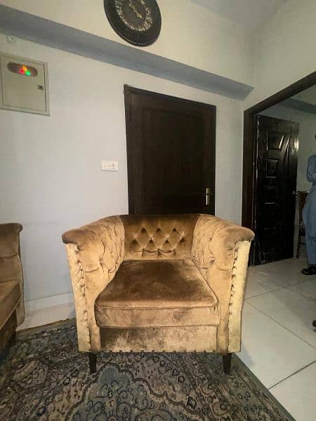 3 seater and 1 seater sofa available in good condition 5