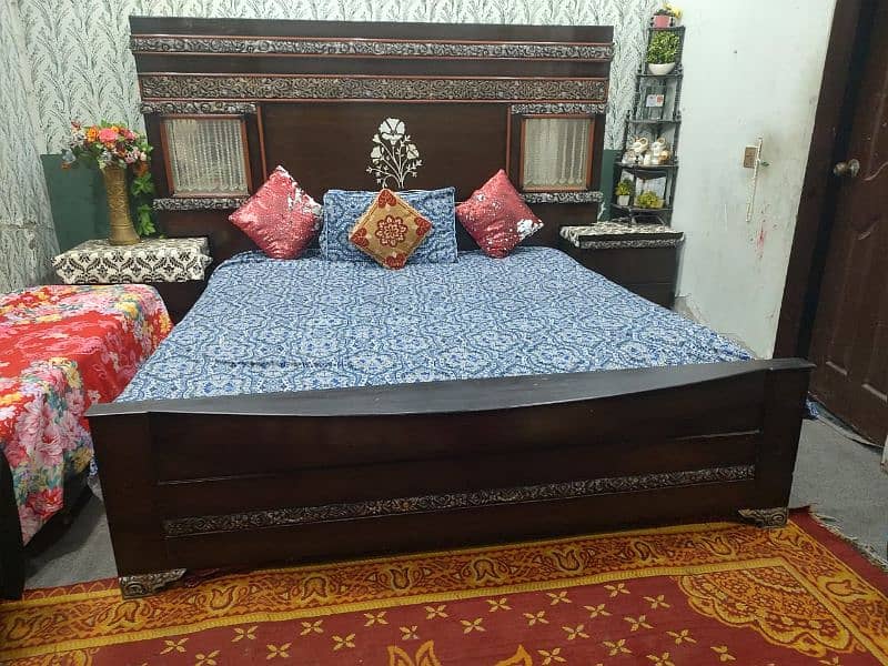 one bed set and dressing 1