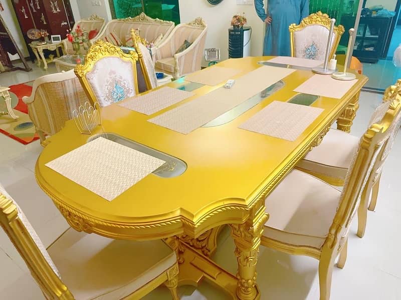 DINING TABLE 0