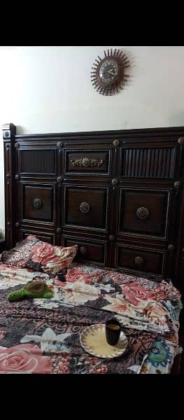 bedroom set along with four door wardrobe and dressing table 5