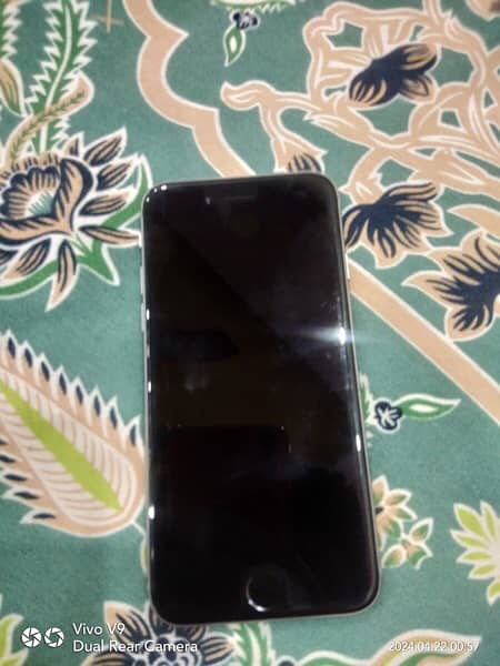 I phone 6 non urgent for sall 03275881583 4
