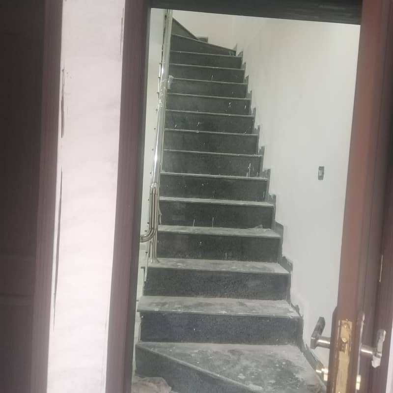 1 kanal upper portion for rent in main Cantt 3