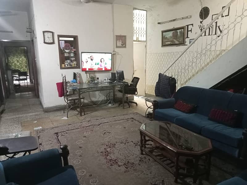 1 kanal upper portion for rent in main Cantt 9