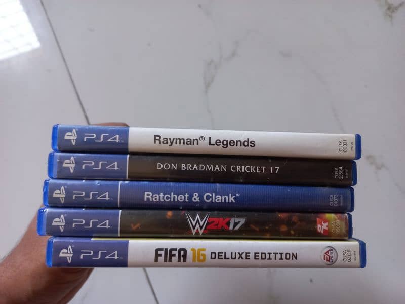 PS4 Spiderman, Rayman legends, Ratchet & Clank,Cricket17, WWE17,FIFA16 4