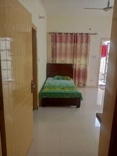 Furnish room available in G10 for lady only