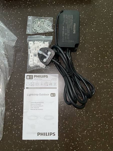 Philips Hue 5m/16ft Smart Outdoor Lightstrip 15