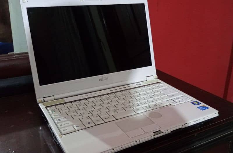 Fujitsu Laptop Core i3 1