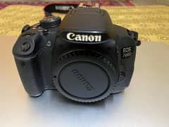 Canon EOS D700 DSLR