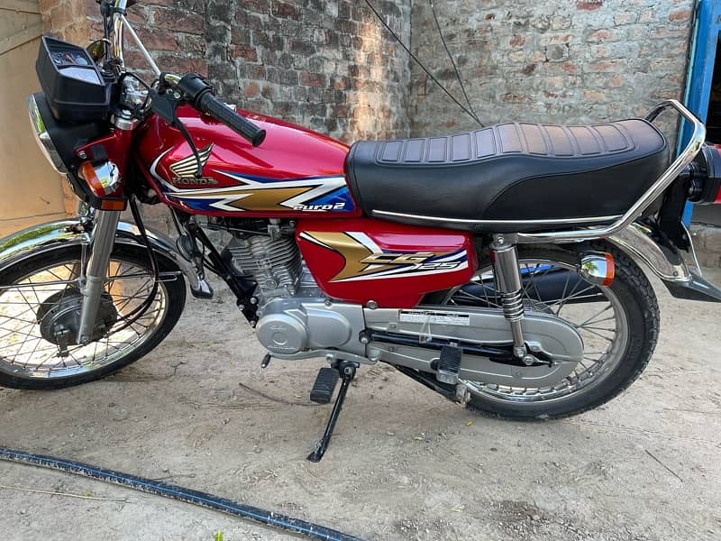 125 for sell new condition bohat kaam use howa h 1