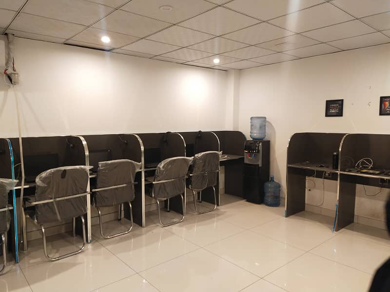800 Sqft Furnished Call Centre Available For Rent 4