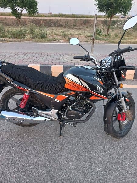 Honda cb 150f bike for sale 2022 model with mint condition 2