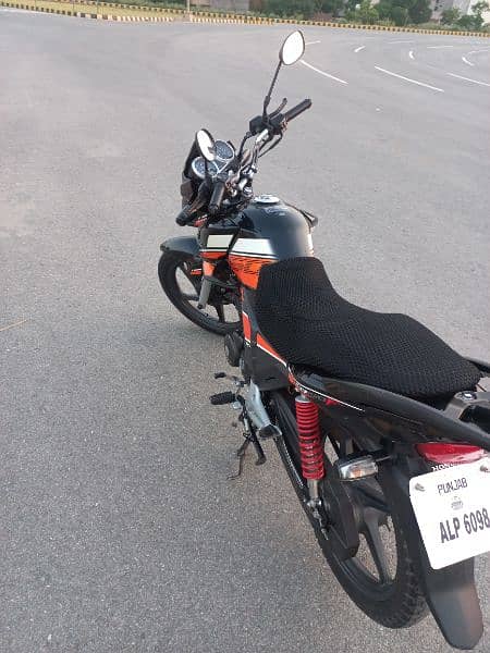 Honda cb 150f bike for sale 2022 model with mint condition 5