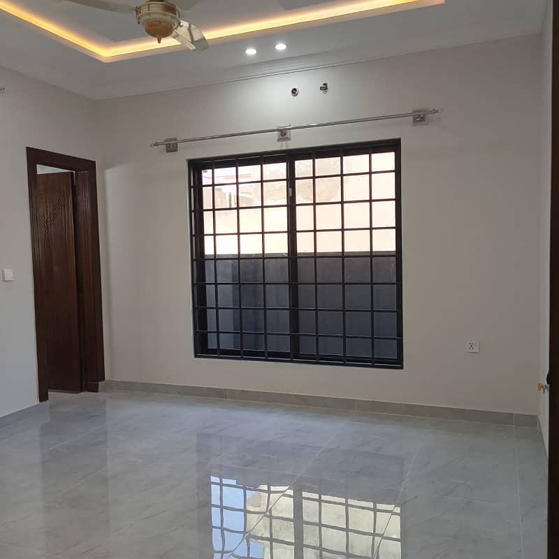 Bahria Town, Phase 8, Double Storey House With 5 Beds With Attached Baths On Investor Rate 41