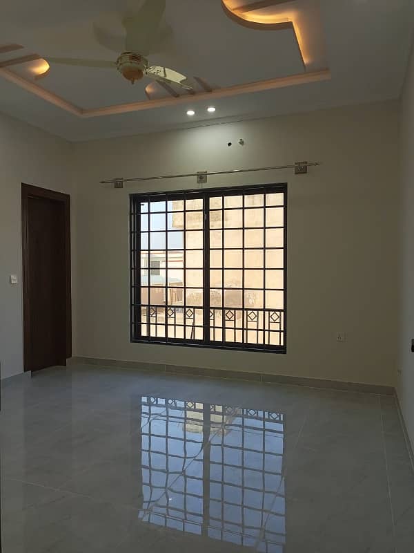 Bahria Town, Phase 8, Double Storey House With 5 Beds With Attached Baths On Investor Rate 43