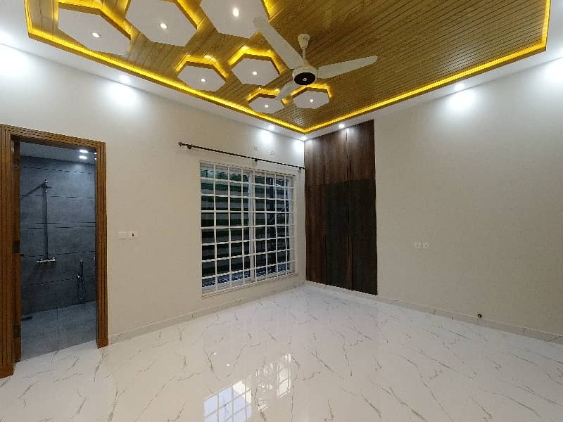 Unoccupied On Excellent Location House Of 10 Marla Is Available For Sale In Bahria Town Rawalpindi 5