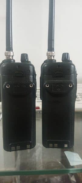 Walkei Talkei Icom made in Japan/Motorola GP2000 made in Malaysia 11